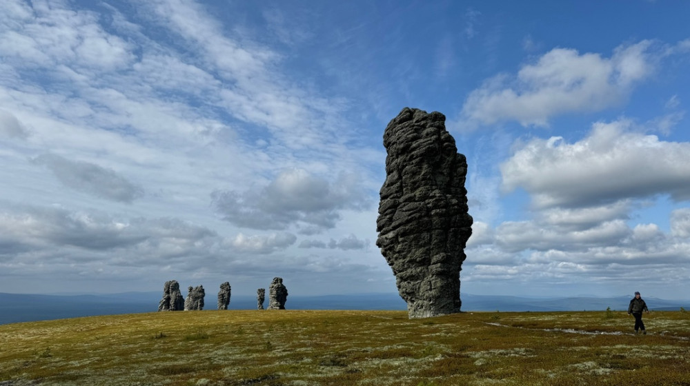 Завораживающие столбы Маньпупунер, напоминающие чем-то Стоунхендж