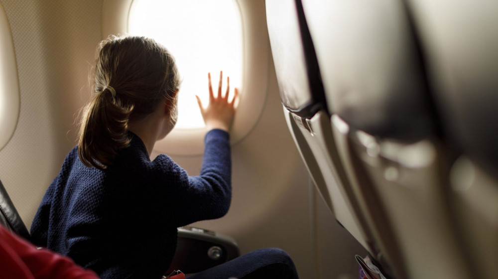 Женщина уступите ребенку свое место у окна: неожиданный поворот в самолете