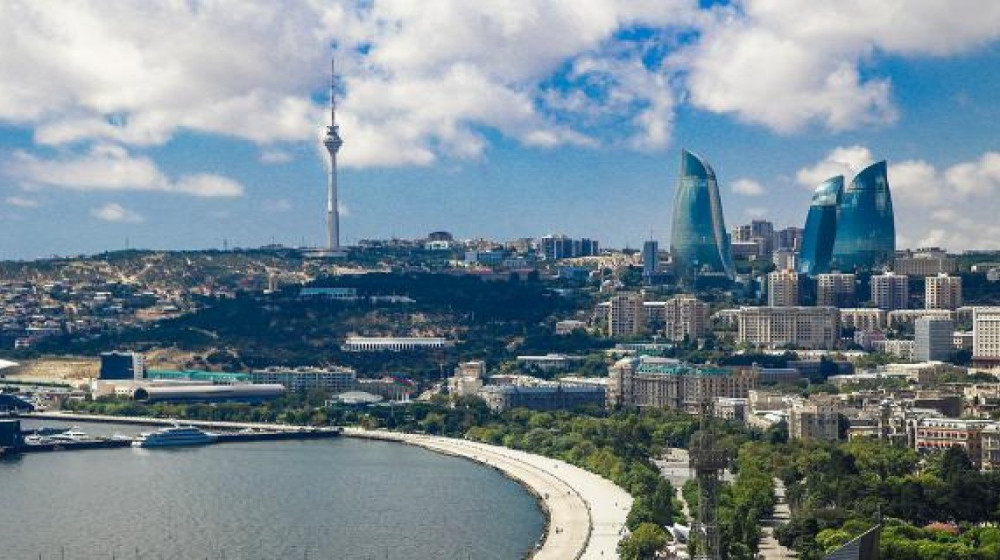 Почему азербайджанцы так тепло относятся к русским а зачем меня трижды приняли за украинку