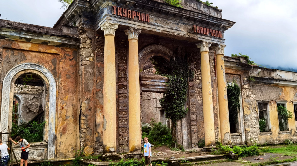 Страна тунеядцев как народ в Абхазии живет не работая