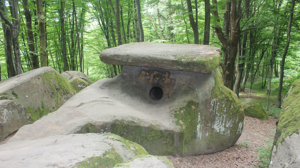 Загадочный случай у дольменов: как мы встретили очень странного человека