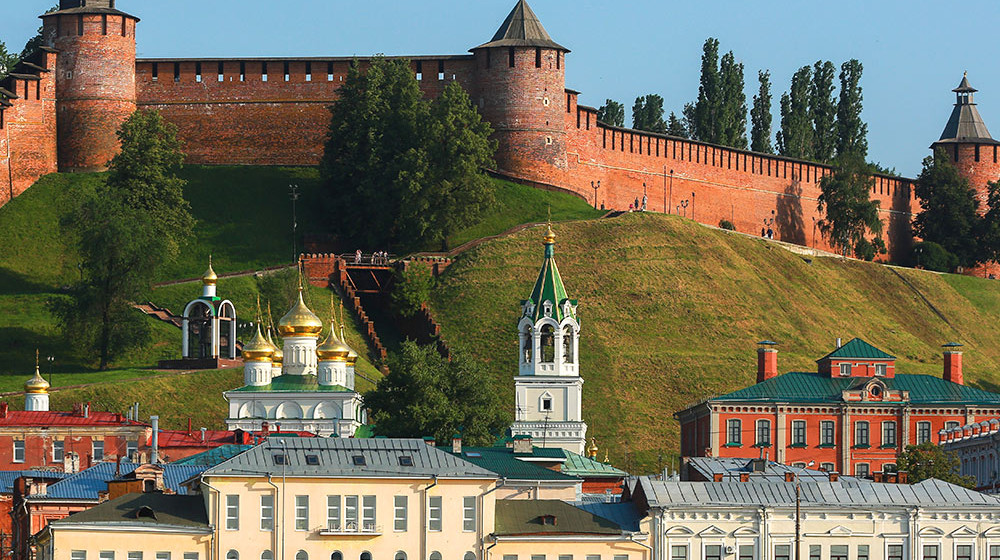 КАК МНОГО МИЛЛИОННИКОВ В РОССИИ И ЗАЧЕМ ИМЕННО ТАКИЕ МАШИНЫ ГОЛУБЯТ